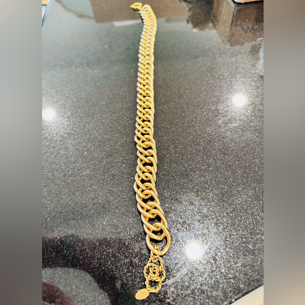 Elizabeth Cole Chunky Gold Link Statement Necklace - Picture 3 of 16